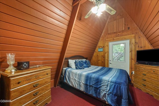1188 Ski Mountain Road, Gatlinburg, TN 37738