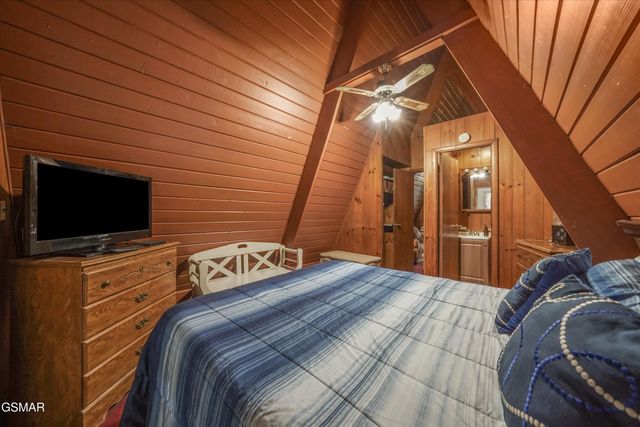 1188 Ski Mountain Road, Gatlinburg, TN 37738