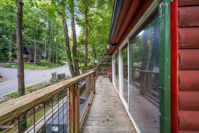 1188 Ski Mountain Road, Gatlinburg, TN 37738