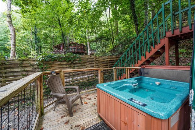 1188 Ski Mountain Road, Gatlinburg, TN 37738