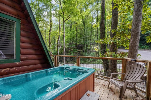 1188 Ski Mountain Road, Gatlinburg, TN 37738
