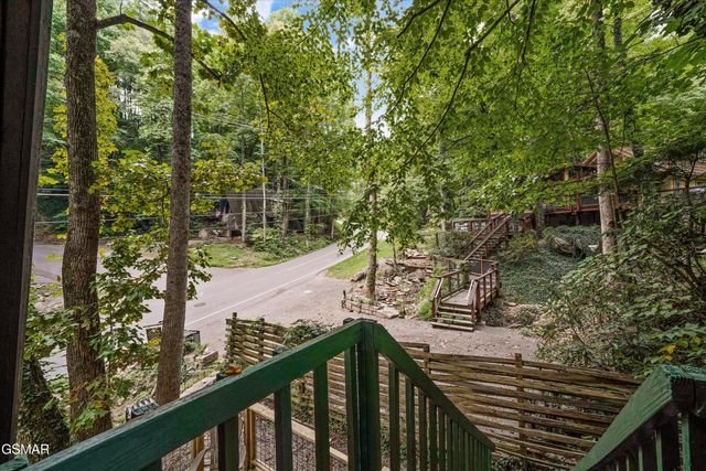 1188 Ski Mountain Road, Gatlinburg, TN 37738