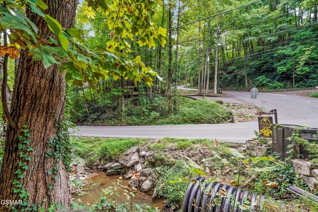 1188 Ski Mountain Road, Gatlinburg, TN 37738