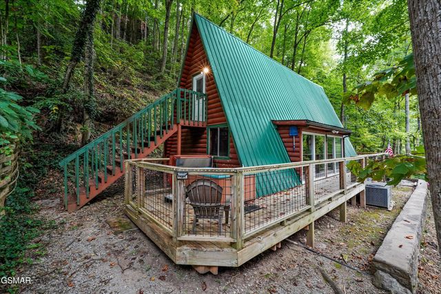 1188 Ski Mountain Road, Gatlinburg, TN 37738