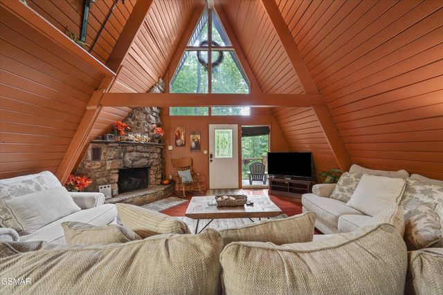 1188 Ski Mountain Road, Gatlinburg, TN 37738