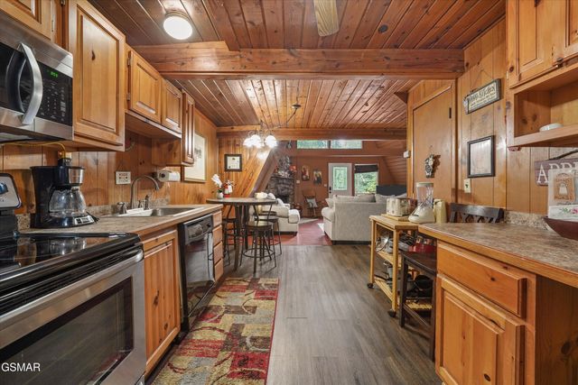 1188 Ski Mountain Road, Gatlinburg, TN 37738