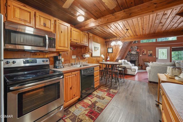 1188 Ski Mountain Road, Gatlinburg, TN 37738