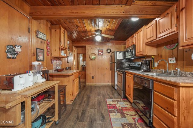 1188 Ski Mountain Road, Gatlinburg, TN 37738