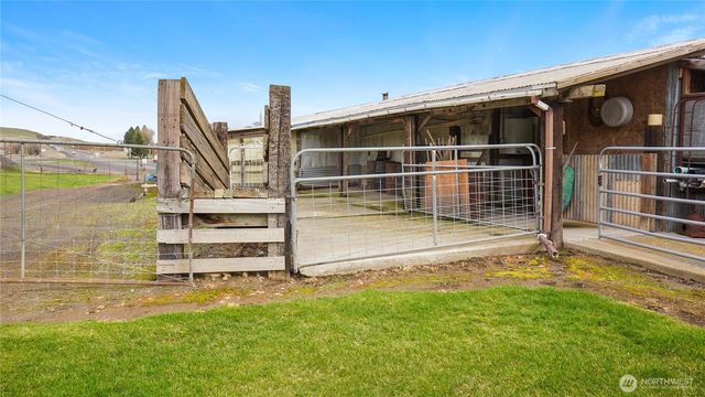 2024 E Hwy 26, Washtucna, WA 99371