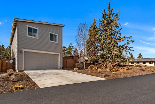 20844 SE Sotra Loop, Bend, OR 97702