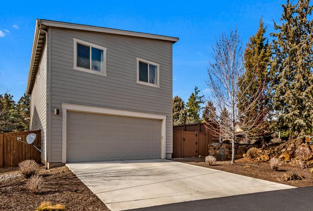 20844 SE Sotra Loop, Bend, OR 97702