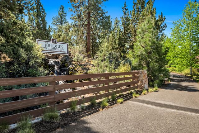 20844 SE Sotra Loop, Bend, OR 97702
