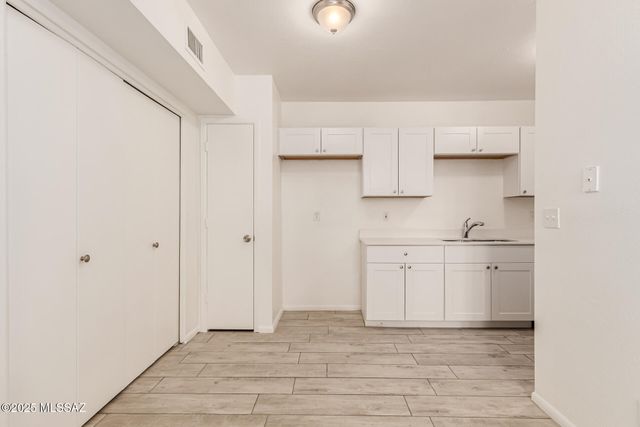 8080 E Speedway Blvd Unit 414, Tucson, AZ 85710