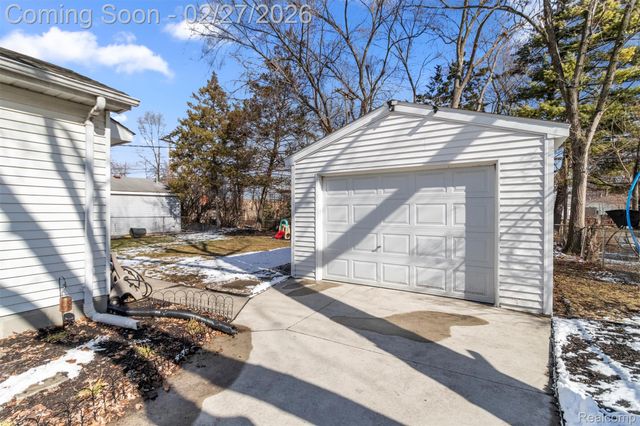 11322 Garden Street, Livonia, MI 48150