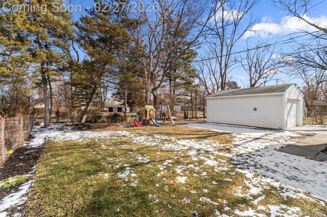 11322 Garden Street, Livonia, MI 48150