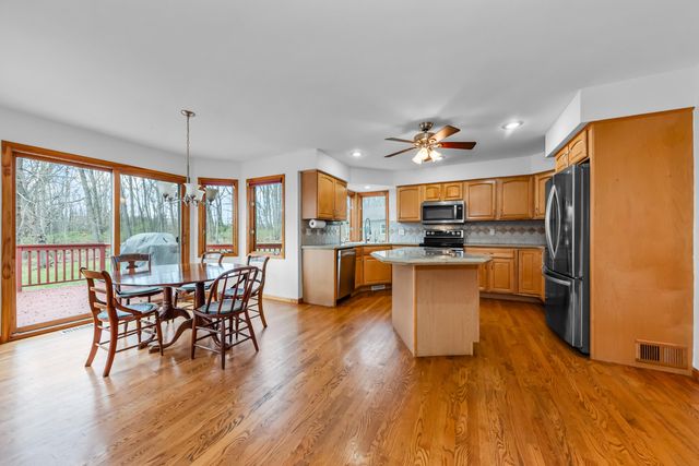 11460 Hearthside Drive, Putnam Twp, MI 48169