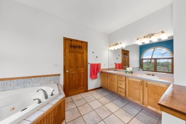 11460 Hearthside Drive, Putnam Twp, MI 48169