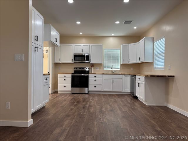 715 A Street NE, Ardmore, OK 73401