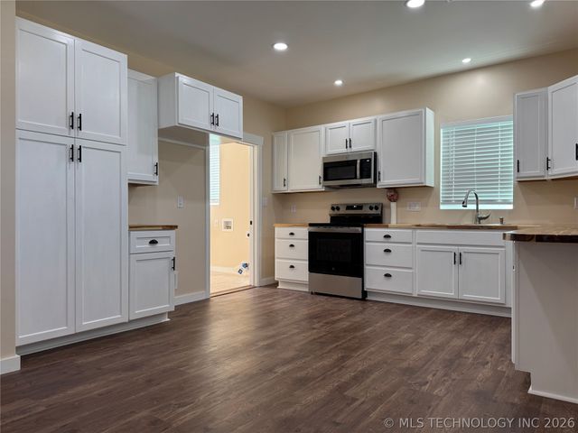 715 A Street NE, Ardmore, OK 73401