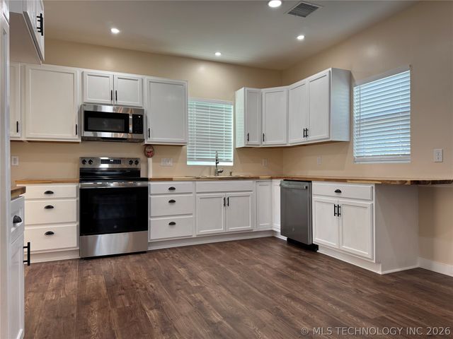 715 A Street NE, Ardmore, OK 73401