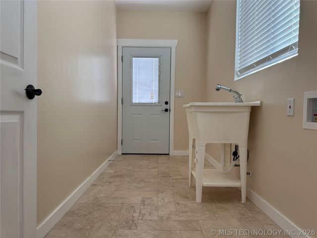 715 A Street NE, Ardmore, OK 73401