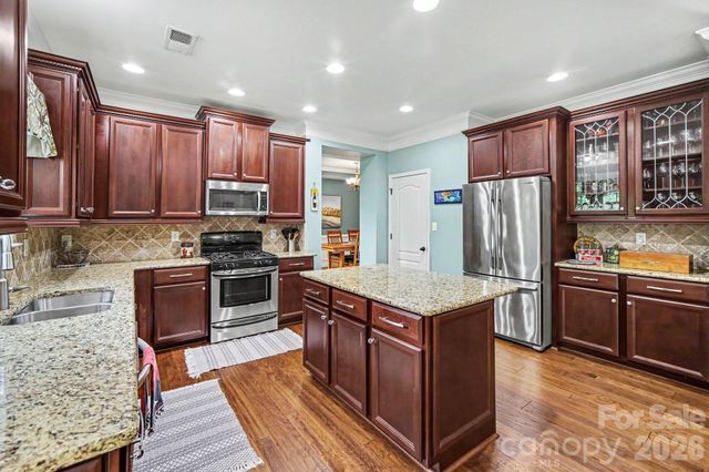 125 Lakeshore Hills Drive, Mooresville, NC 28117