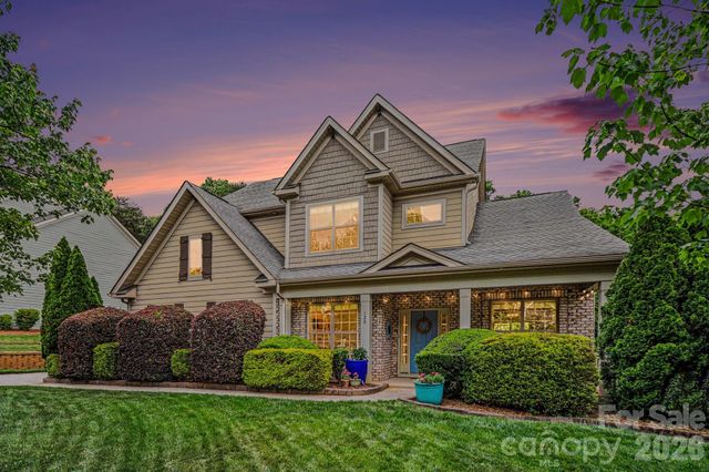 125 Lakeshore Hills Drive, Mooresville, NC 28117