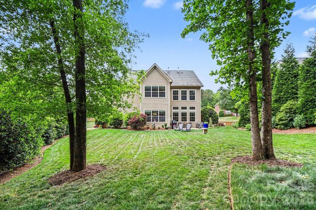 125 Lakeshore Hills Drive, Mooresville, NC 28117