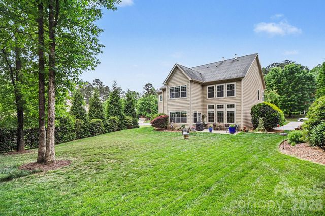 125 Lakeshore Hills Drive, Mooresville, NC 28117