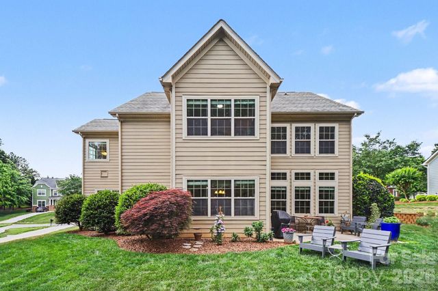 125 Lakeshore Hills Drive, Mooresville, NC 28117