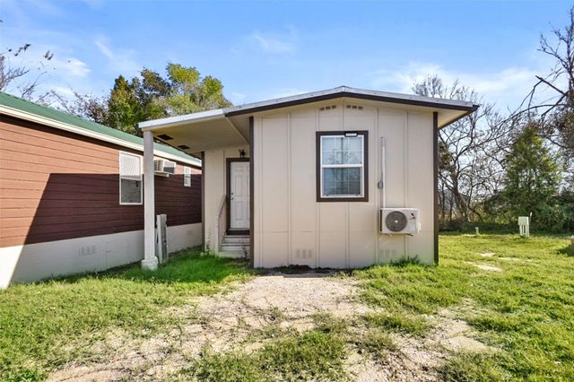 216 Old Coach LN A, Elgin, TX 78621