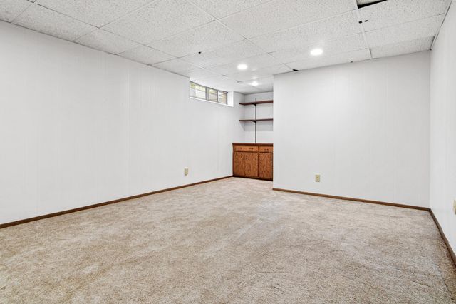 2646 Mackubin Street, Roseville, MN 55113