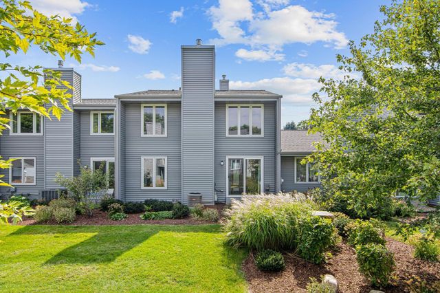 2646 Mackubin Street, Roseville, MN 55113