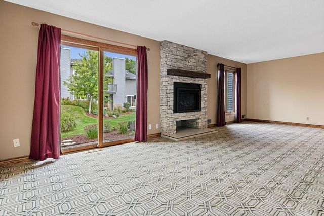 2646 Mackubin Street, Roseville, MN 55113
