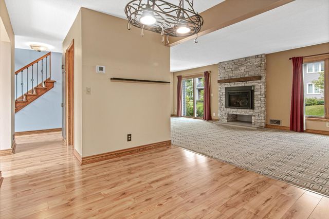 2646 Mackubin Street, Roseville, MN 55113