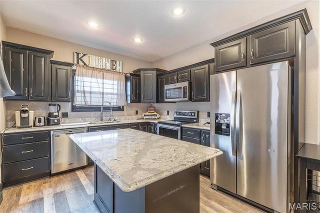 1585 River Valley Road, Doniphan, MO 63935