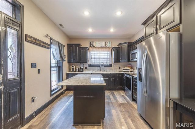 1585 River Valley Road, Doniphan, MO 63935