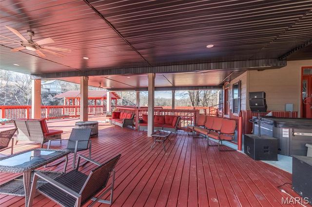 1585 River Valley Road, Doniphan, MO 63935