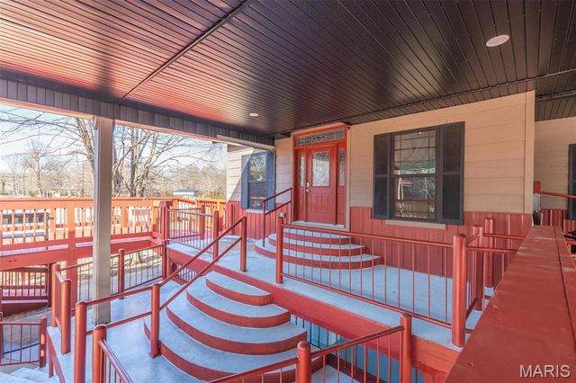 1585 River Valley Road, Doniphan, MO 63935