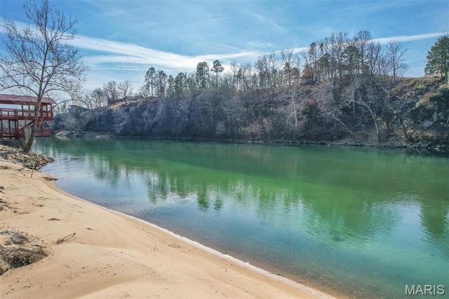 1585 River Valley Road, Doniphan, MO 63935