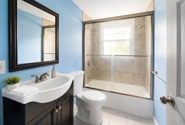 4 Edward Cody Ln, Weymouth, MA 02190