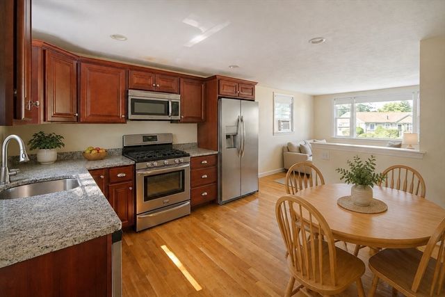 4 Edward Cody Ln, Weymouth, MA 02190