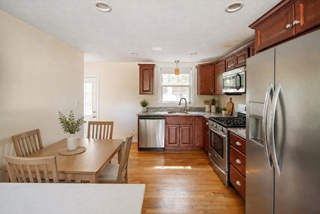 4 Edward Cody Ln, Weymouth, MA 02190