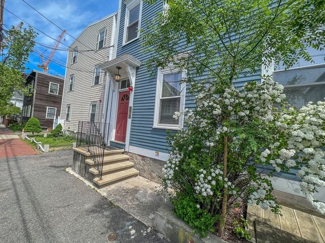 390 Norfolk St 2, Cambridge, MA 02139