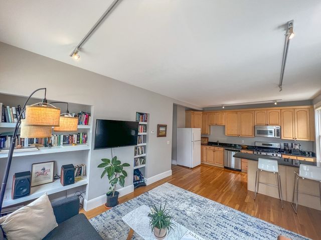 390 Norfolk St 2, Cambridge, MA 02139
