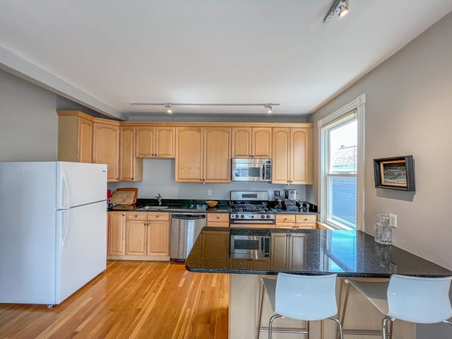 390 Norfolk St 2, Cambridge, MA 02139