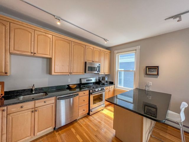 390 Norfolk St 2, Cambridge, MA 02139