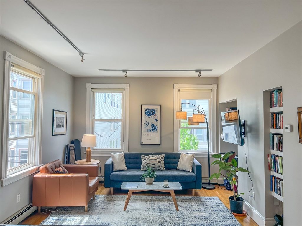 390 Norfolk St 2, Cambridge, MA 02139