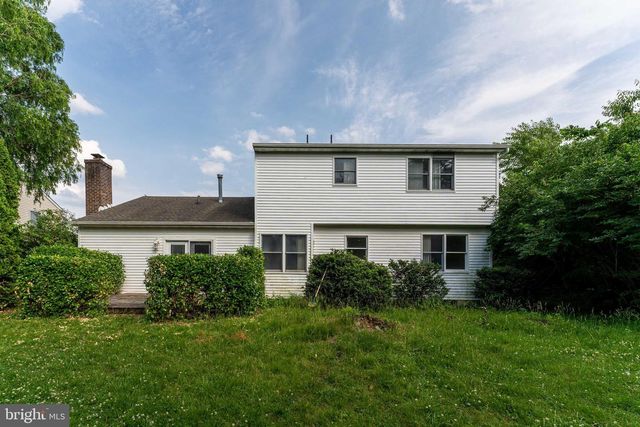 1524 COLONY DR, Reading, PA 19610
