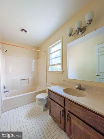 1524 COLONY DR, Reading, PA 19610